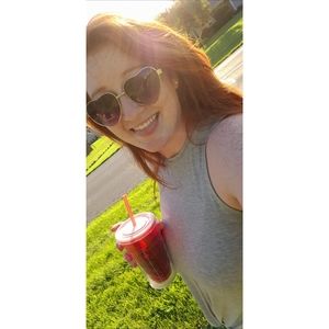 Meet your Posher, Devin